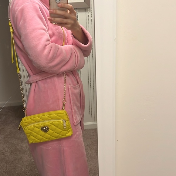 Betsey Johnson small quilted yellow crossbody purse with gold tone accents - Picture 6 of 6
